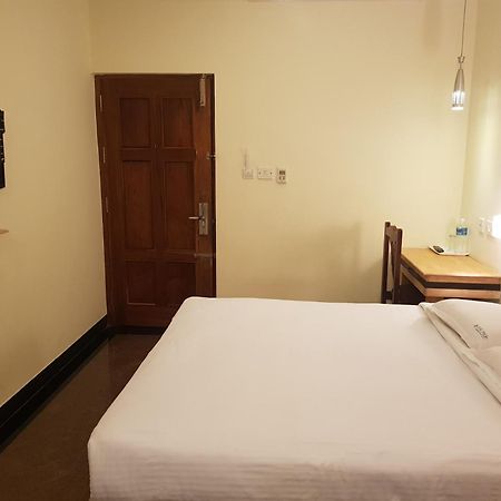 P R Pride Inn Pondicherry Exterior photo